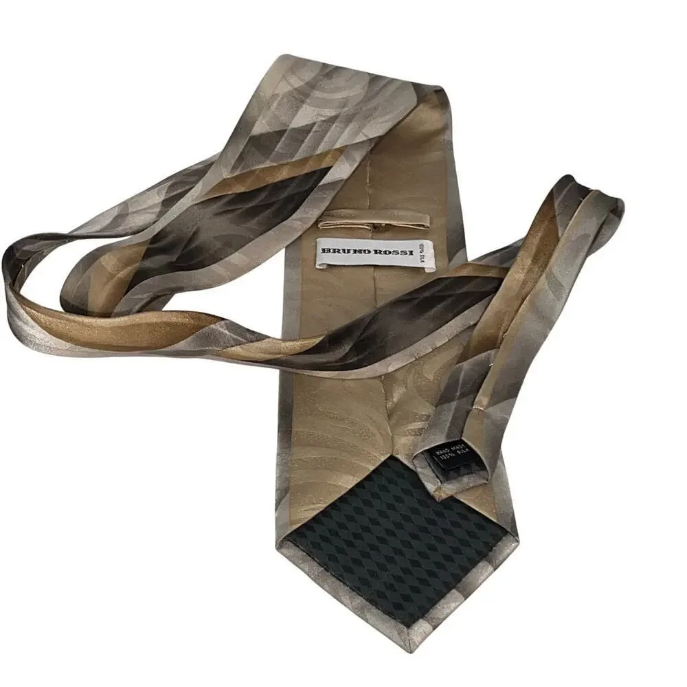 Bruno Rossi men’s 100% silk handmade geometric quilted design Y2K designer tie ￼